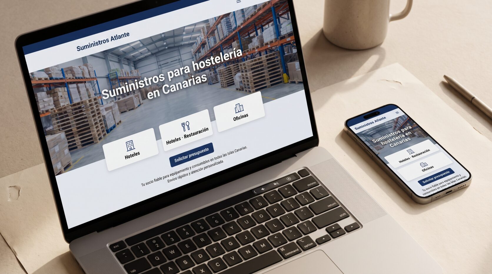 Ejemplo de diseño web para proveedores y empresas de servicios: portada en portátil y móvil